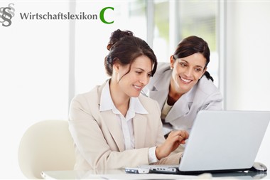 Zu Blogartikel 'CEO, CFO & Co.: Was bedeuten diese Jobtitel?' wechseln