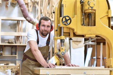 Zu Blogartikel 'Meister und Bachelor sind gleich viel wert' wechseln