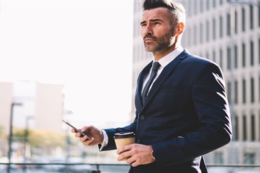 Zu Blogartikel 'Berufsumstieg ab 40: Alles auf Anfang?' wechseln