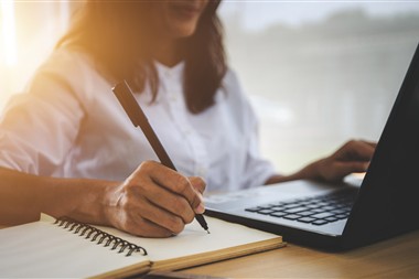 Zu Blogartikel 'Online Skills: 10 Dinge, die du zuhause lernen kannst' wechseln